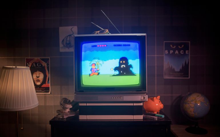 1980s retro platform video game on screen