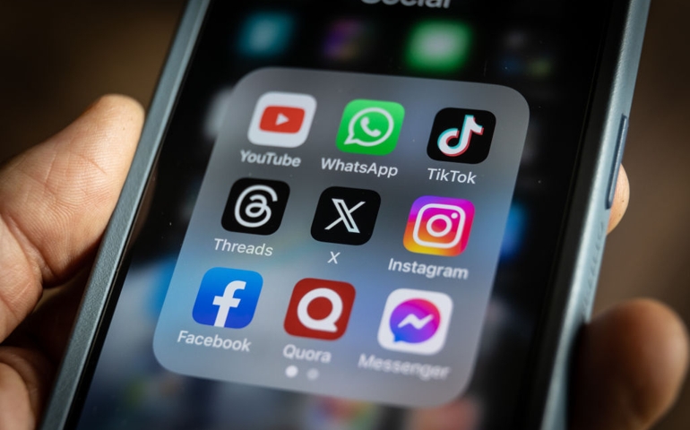 facebook and other app icons