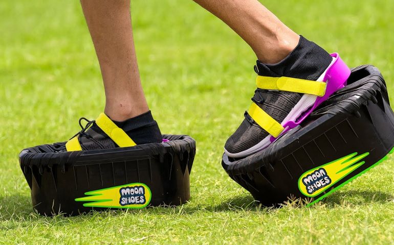 moon shoes